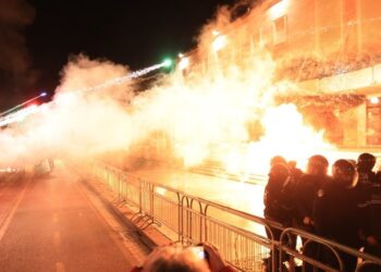 “Mund të ketë dhunë”/ Policia njoftim zyrtar për protestën e opozitës: Nuk marrim përsipër garantimin e zhvillimit të tubimit