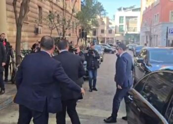 VIDEO / Imuniteti i Ballukut, prokurorët e SPAK mbërrijnë në Kryesinë e Kuvendit