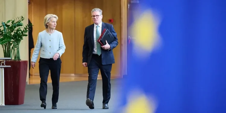 Dhjetë vjet pas Brexit, BE dhe Mbretëria e Bashkuar kërkojnë “rivendosje” të marrëdhënieve