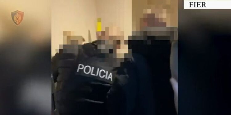 Tjetër rast prostitucioni në Fier, arrestohen 2 shtetase të huaja, sekuestrohen para dhe celularë