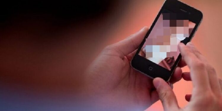 Shantazhonte grekët se do i publikonte bisedat intime, arrestohet korçari