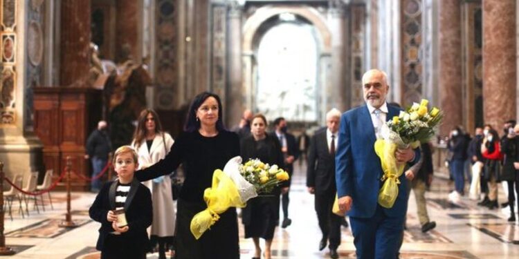 FOTOLAJM / Rama vizitë në Vatikan, pritet nga Papa Leoni XIV