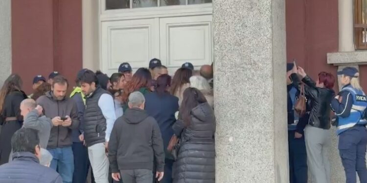 Projekti TID / Rama shkon në Durrës për të takuar banorët protestues, opozita kërkon komision hetimor