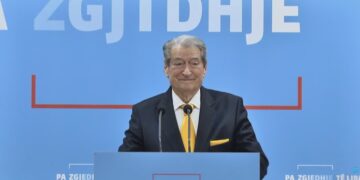 “Përfundoi duke u puthur me Dashin”, Berisha: Ramës i anuluan ftesën në Konferencën e Mynihut