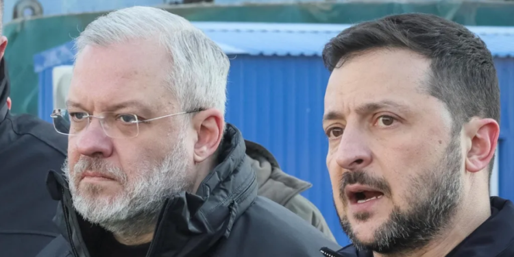 Tentoi të largohej nga Ukraina, arrestohet ish-ministri i dyshuar për korrupsion