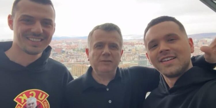 Balla me djalin e Thaçit dhe Ylli Limanin ftojnë qytetarët t’i bashkohen protestës për ish-krerët e UÇK