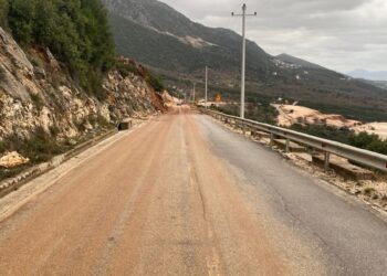 ARRSH jep njoftimin e rëndësishëm: Shpërthim i kontrolluar me eksploziv nesër në Llogara për hapjen e rrugës