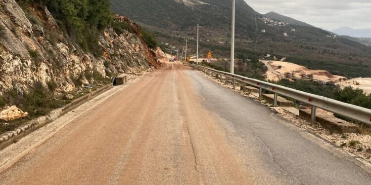 ARRSH jep njoftimin e rëndësishëm: Shpërthim i kontrolluar me eksploziv nesër në Llogara për hapjen e rrugës