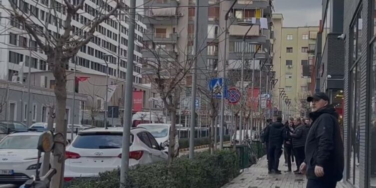 Dy ngjarje kriminale brenda 10 minutash në Tiranë, policia jep detaje