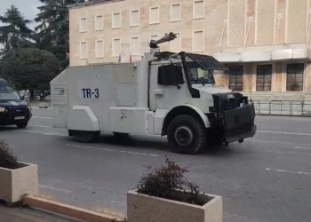 Protesta e PD, “blindohet” Kryeministria. Policë në shumë institucione dhe rrugët e Tiranës