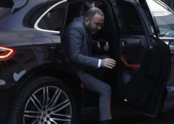 Ish-vila e Enver Hoxhës në flakë, Bardhi tregon pse u sulmua godina me molotovë