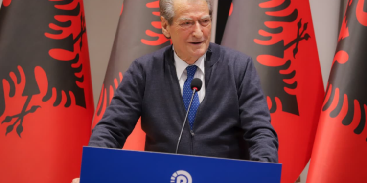 “Protesta e 10 shkurtit, betejë për ekzistencën e kombit”, Berisha: Shpresa e vetme e vendit jemi ne!