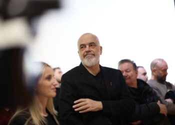 Iu bashkuan gjyqtarëve për pagat, Rama replikon me prokurorët: Arrestet pa gjyqe na kanë njollosur botërisht