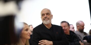 Iu bashkuan gjyqtarëve për pagat, Rama replikon me prokurorët: Arrestet pa gjyqe na kanë njollosur botërisht