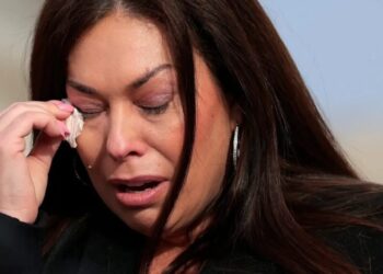 “Isha vetëm 16 vjeçe”, një nga viktimat rrëfen si u njoh me Jeffrey Epstein