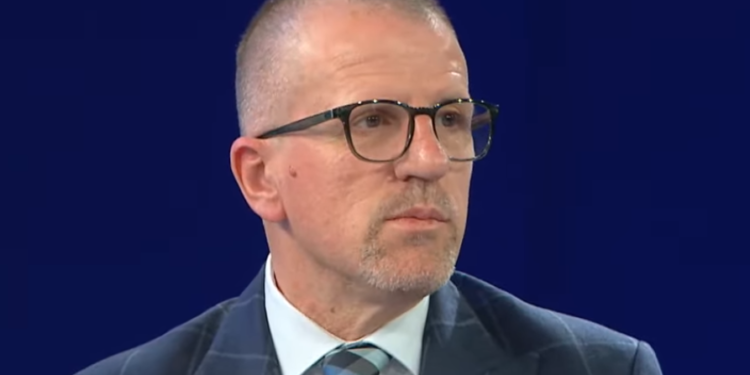 Juristi Beci: Kryeministri s’mund të ankimojë çështje individuale në Kushtetuese, vetëm konflikte pushtetesh