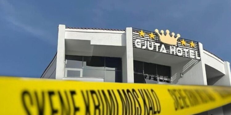 E reja u plagos me armë në dhomë, i dashuri në pranga! Çfarë ndodhi dje në hotelin “Gjuta”?