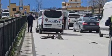 U përplas dy ditë më parë nga një makinë, ndërron jetë 68-vjeçari në Vlorë