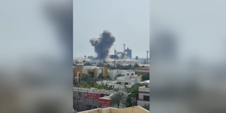 Irani bombardon bazën amerikane në Bahrein, vritet një person në Emirate