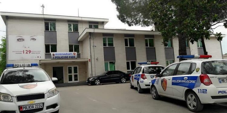 Plas keq sherri në një familje në Fier, xhaxhai plagos me thikë nipin e tij