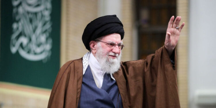 7 raketa goditën zyrën e Ali Khameneit në Teheran, ku është fshehur Lideri Suprem i Iranit?