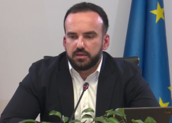 Çfarë do ndodhë me mbetjet në Durrës? Ministri i Mjedisit: Dy rrugët që mund të ndiqen