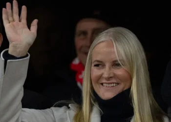 Princesha e Norvegjisë: Kërkoj falje për miqësinë me Epstein