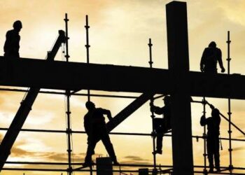 Ndryshojnë rregullat për të huajt, dëshmia e penalitetit bëhet e detyrueshme, vizat online, kushte të reja për studentët dhe sportistët