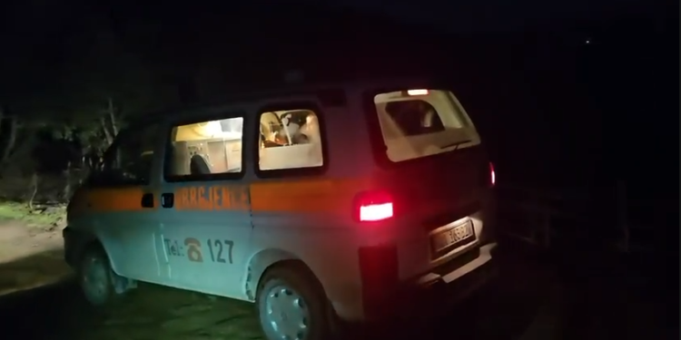 Shpëtohet i riu që u bllokua në ujërat e lumit Osum, vijojnë kërkimet për 42-vjeçarin e zhdukur