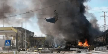 Sulmi rus vret nënë e bijë në lindje të Ukrainës, 14 të plagosur