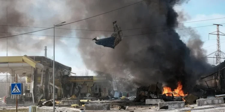 Sulmi rus vret nënë e bijë në lindje të Ukrainës, 14 të plagosur