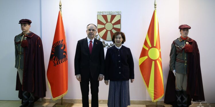 Begaj takim me homologen e tij në Maqedoninë e Veriut: Shqipëria e vendosur për forcimin e partneritetit dhe rrugën drejt BE