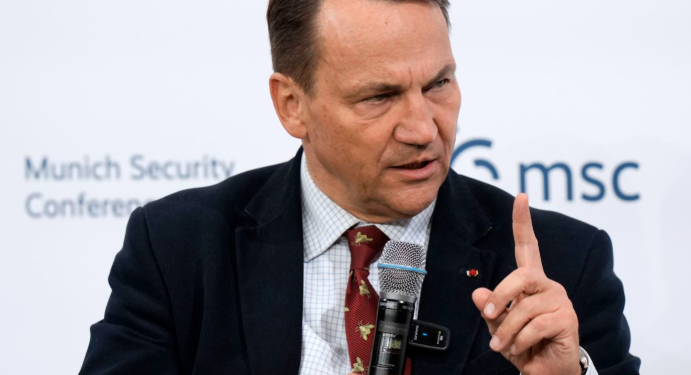 Paralajmërimi i ministrit polak: Të përgatitemi për luftë, mund të shohim atë që kanë parë gjyshërit tanë