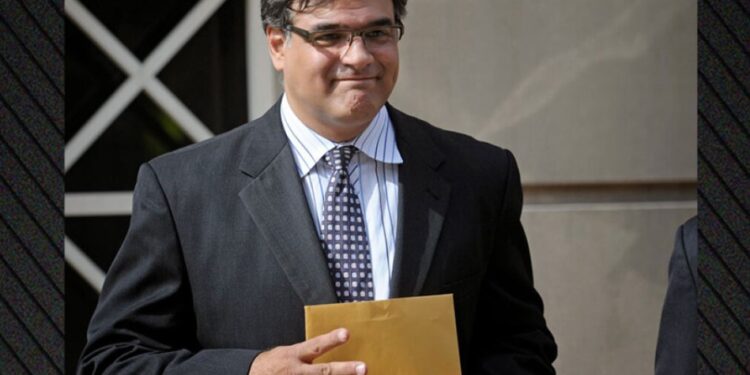 Ish-agjenti i CIA: SHBA mund të sulmojnë Iranin të hënën ose të martën