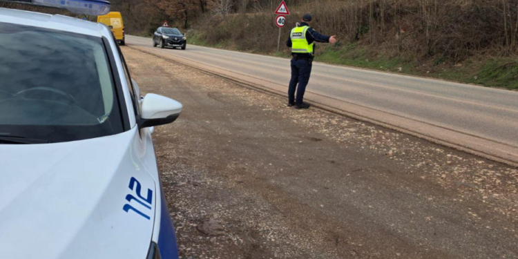 Punimet në rrugë, bllokohet qarkullimi në aksin rrugor Librazhd-Korçë nga sot deri më 5 shkurt