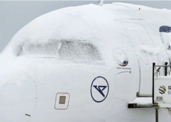 I ftohtë ekstrem “mbërthen” Gjermaninë/ Aeroporti i Berlinit mbyllet për shkak të akullit të zi