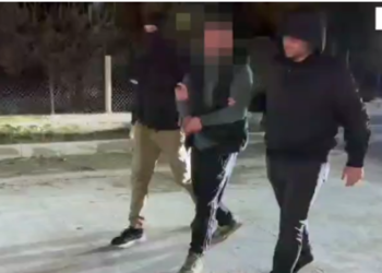 Vrasja për një parkim në Kavajë, gjykata lë në burg autorin