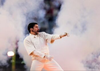 Me mesazhe të forta politike përmes ritmeve latine, Bad Bunny shkruan histori në Super Bowl LX