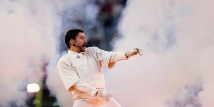 Me mesazhe të forta politike përmes ritmeve latine, Bad Bunny shkruan histori në Super Bowl LX