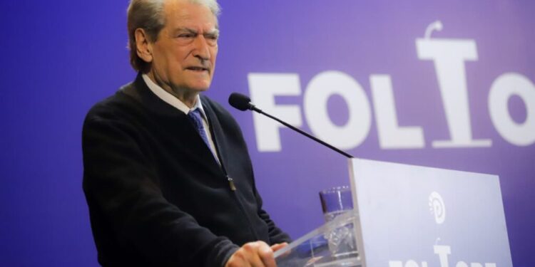 Berisha me demokratët në Kamëz: Prej 12 vitesh jeni diskriminuar nga pseudokryetari! Të rrëzojmë këtë qeveri