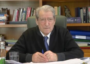 Berisha: Te Trauma asnjë polic i lënduar. Këlliçi po hante bukë gjatë protestës, policia e procedon