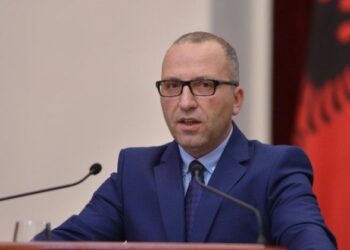 Dervishaj: Pas vendimit për Ballukun, SPAK ka hyrë në politikë. Zgjedh me kë do të qeverisë!