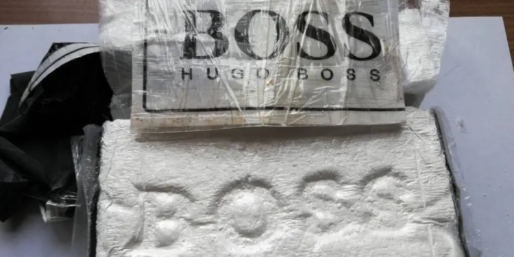 “Kokainë e mbështjellë me Hugo Boss”/ Arrestohet tuniziani, “ushtar” i shqiptarëve që drejtonin trafikun e drogës