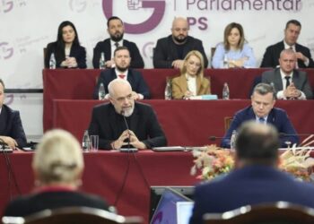 PS mbledh sot grupin parlamentar, prezantohet nisma ligjore pas vendimit të GJK për Ballukun