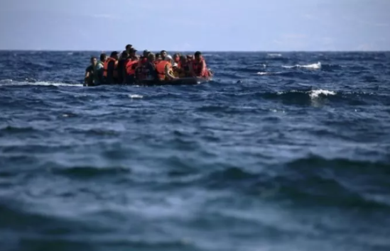 Tragjike/ Përmbyset një gomone me emigrantë, humbin jetën 53 persona