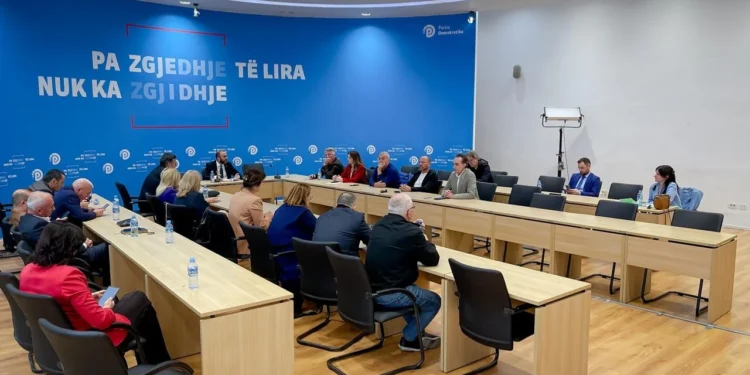 Përbërja e Komisioneve/ “Përçahet” grupi i PD-së? Berisha: Kryesia do vendosë…