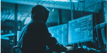 Rasit i çuditshëm: Hakerin e rrezikshëm e kërkojnë SHBA-të, por ai bën ofertën tunduese