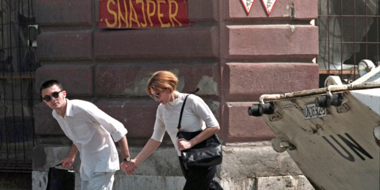 Rasti i “turistëve snajperistë”, nën hetim një 80-vjeçar nga Italia