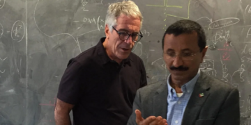 “Bisedat vulgare, modelet dhe pëlhura e shenjtë”. Si Sulayem dhe Epstein luanin me fuqinë dhe luksin