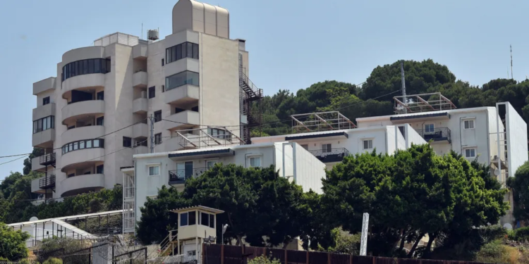 SHBA-të urdhërojnë largimin e stafit nga ambasada në Bejrut mes tensioneve me Iranin